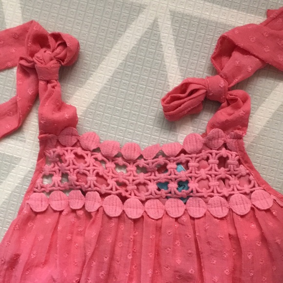 HIP flowy salmon pink top with crochet design on front. Excellent condition. L - Picture 2 of 5